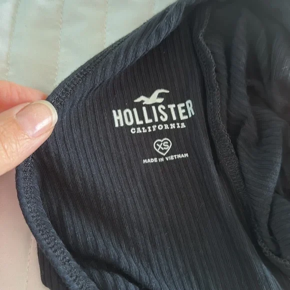 Like new!!! Hollister body suit - Picture 4 of 4
